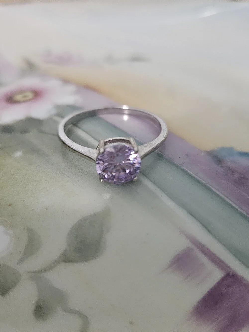 Sterling Silver Solitaire Lavender Cubic Zirconia Ring - Purple Size 10